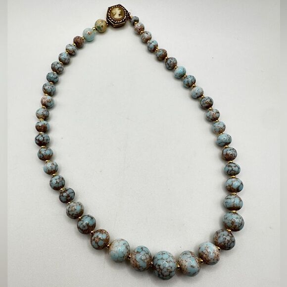 16" Vintage Revived ceramic and gold tone accent beaded necklace w/ cameo clasp! - Picture 8 of 14